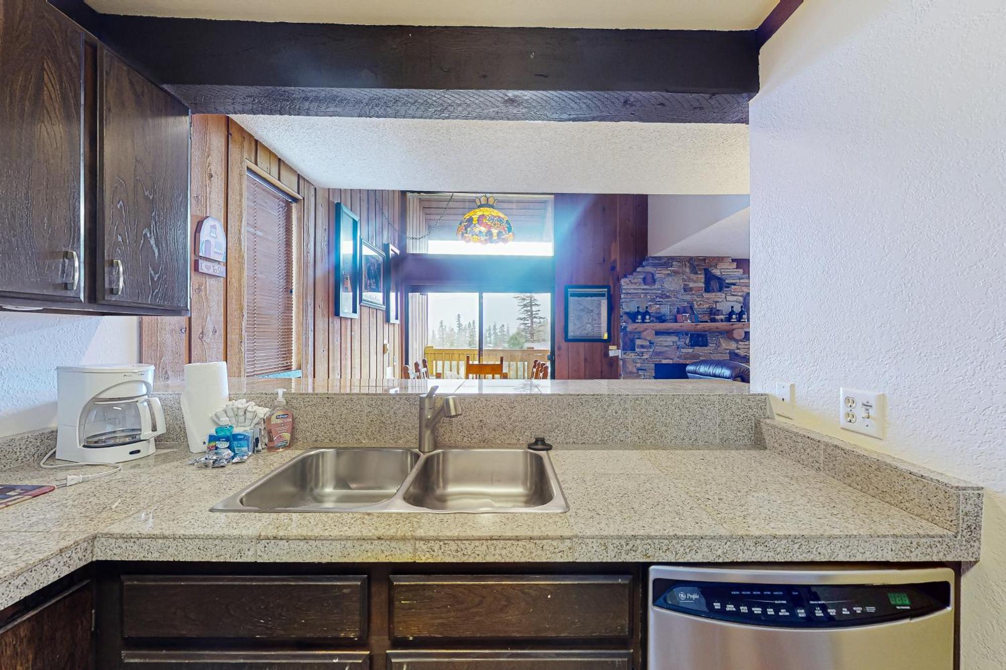 Mammoth & Racquet Club #131 Apartment